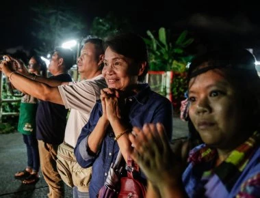 Δεν αφήνουν τους γονείς να δουν τα παιδιά που διασώθηκαν στη Ταϊλάνδη: Τι φοβούνται οι γιατροί